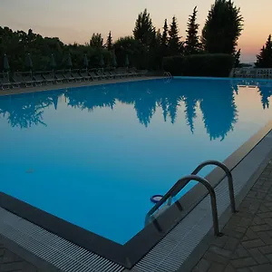 https://villaggio-turistico-camping-il-fontino.it-tuscanyhotel.com